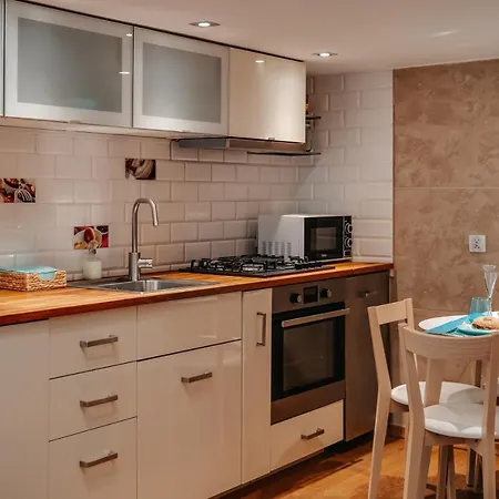 Alpari Apartments-3